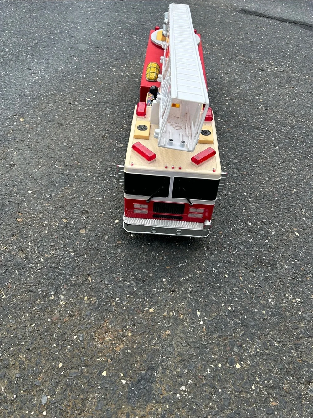 Tonka Red and White Fire Rescue Ladder Truck Toy